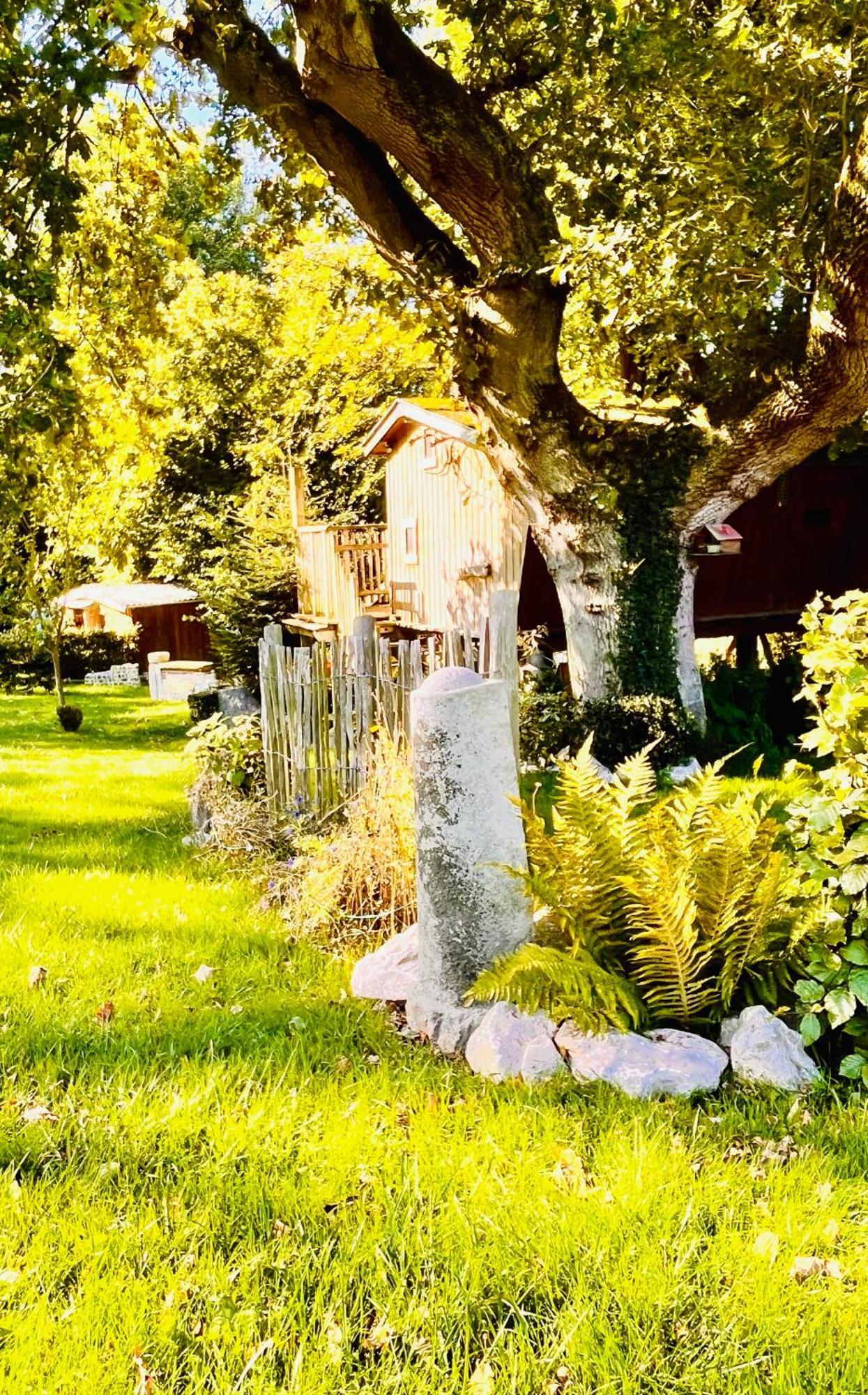 La Cabane Perchee Du Trappeur Écrainville Εξωτερικό φωτογραφία