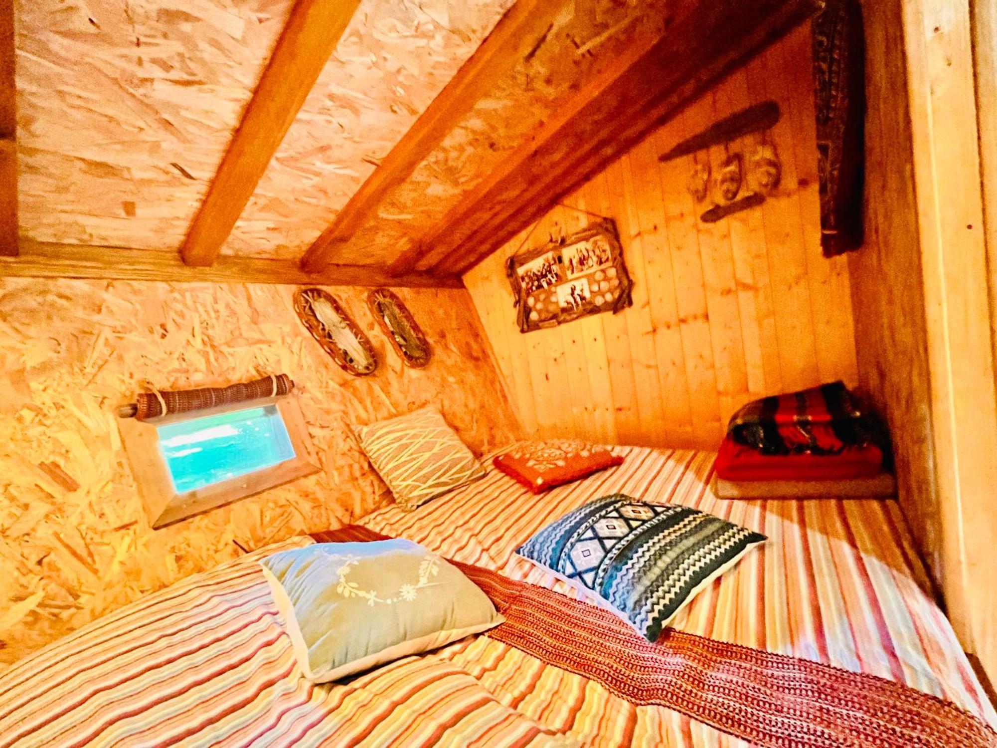 La Cabane Perchee Du Trappeur Écrainville Εξωτερικό φωτογραφία