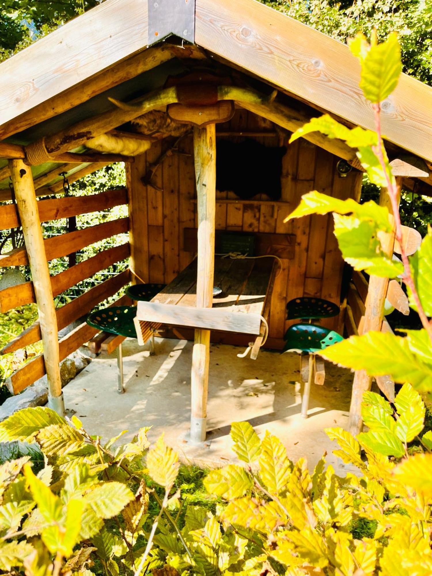 La Cabane Perchee Du Trappeur Écrainville Εξωτερικό φωτογραφία
