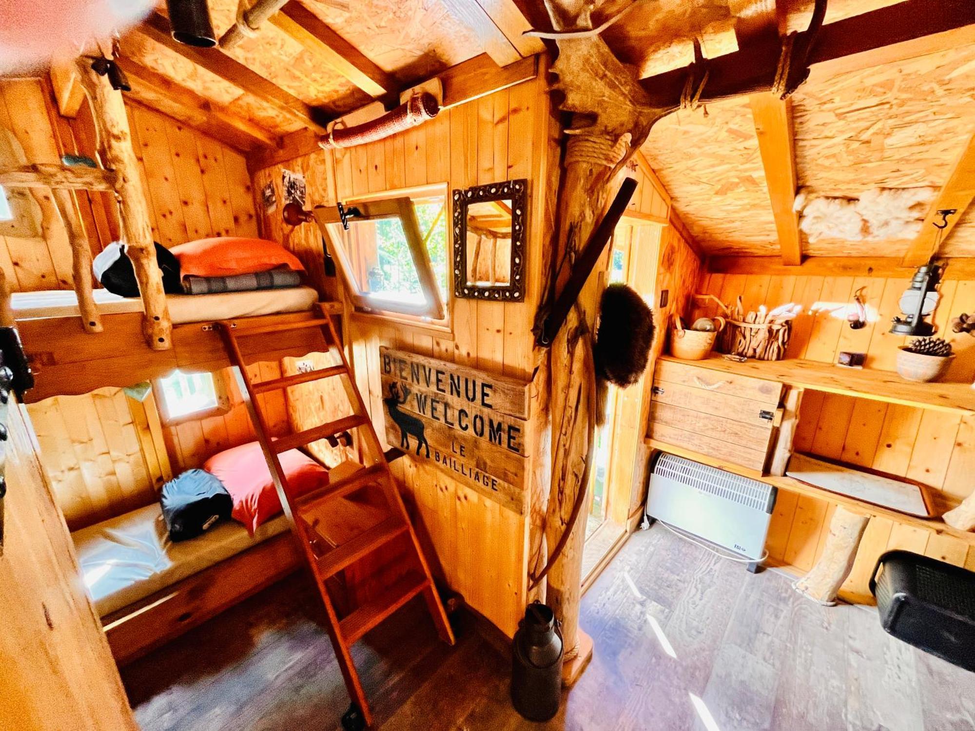 La Cabane Perchee Du Trappeur Écrainville Εξωτερικό φωτογραφία