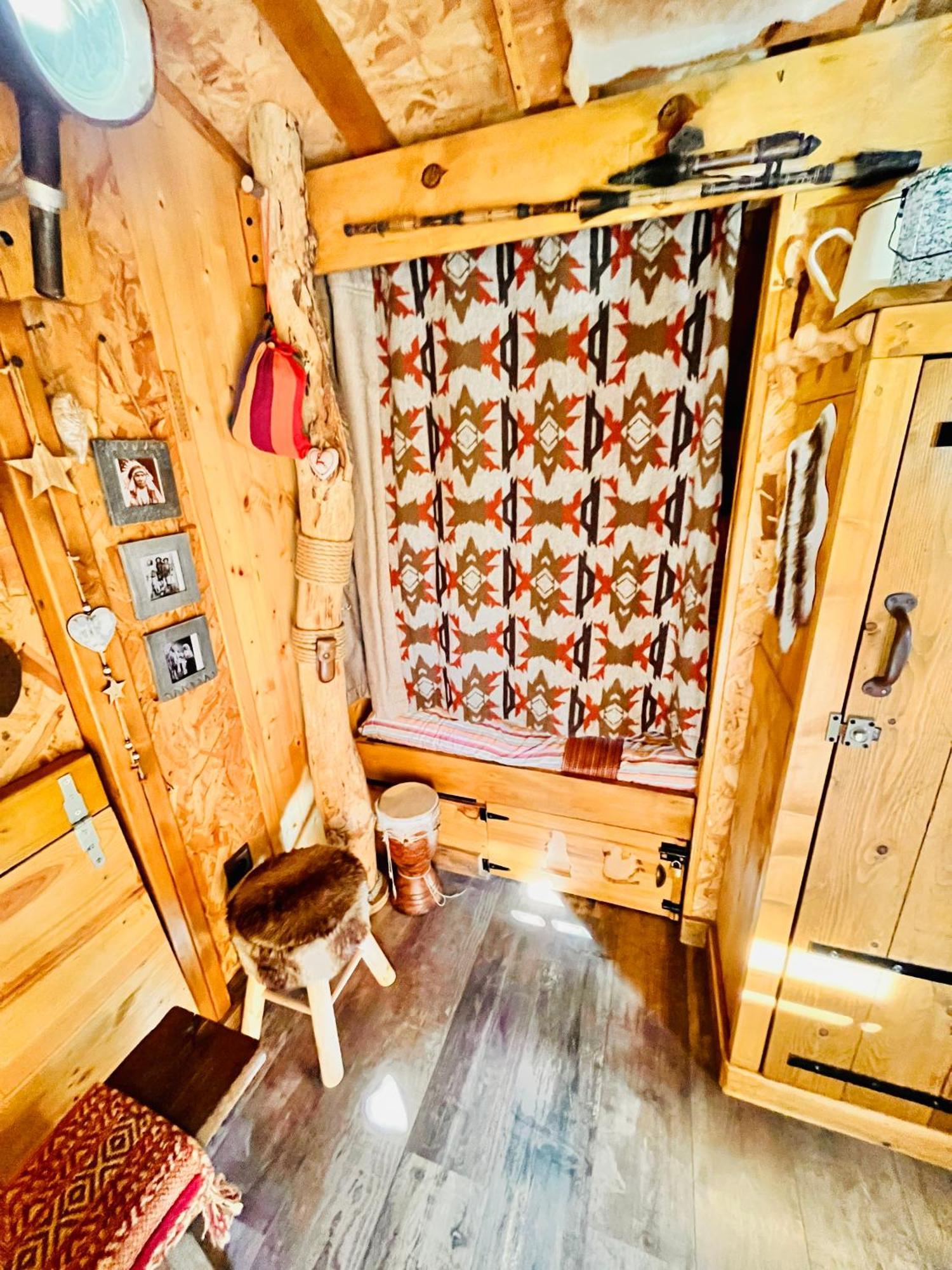 La Cabane Perchee Du Trappeur Écrainville Εξωτερικό φωτογραφία